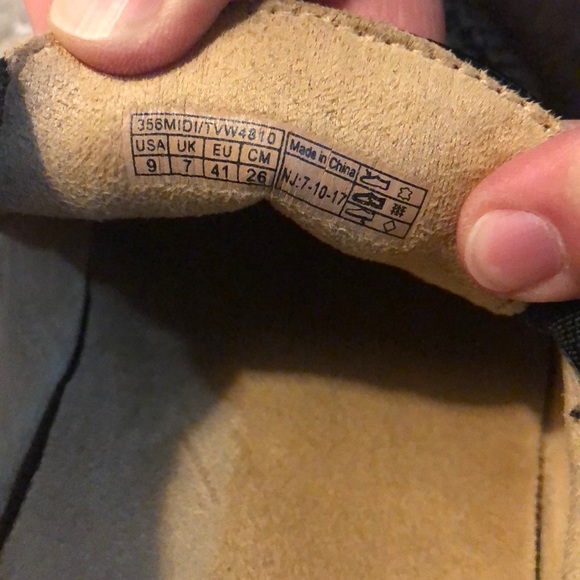 Vionic - Picture 4 of 5